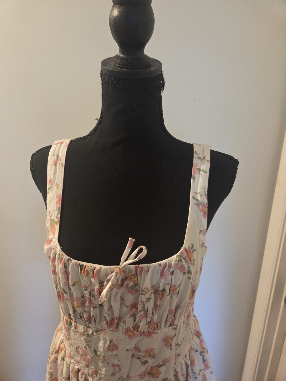 Jessica Simpson White Floral Maxi Dress - Picture 3 of 9